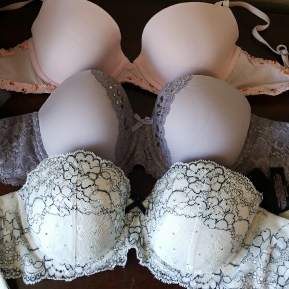 Victoria's Secret Other - 🔴Bundle of 3 VS bras
